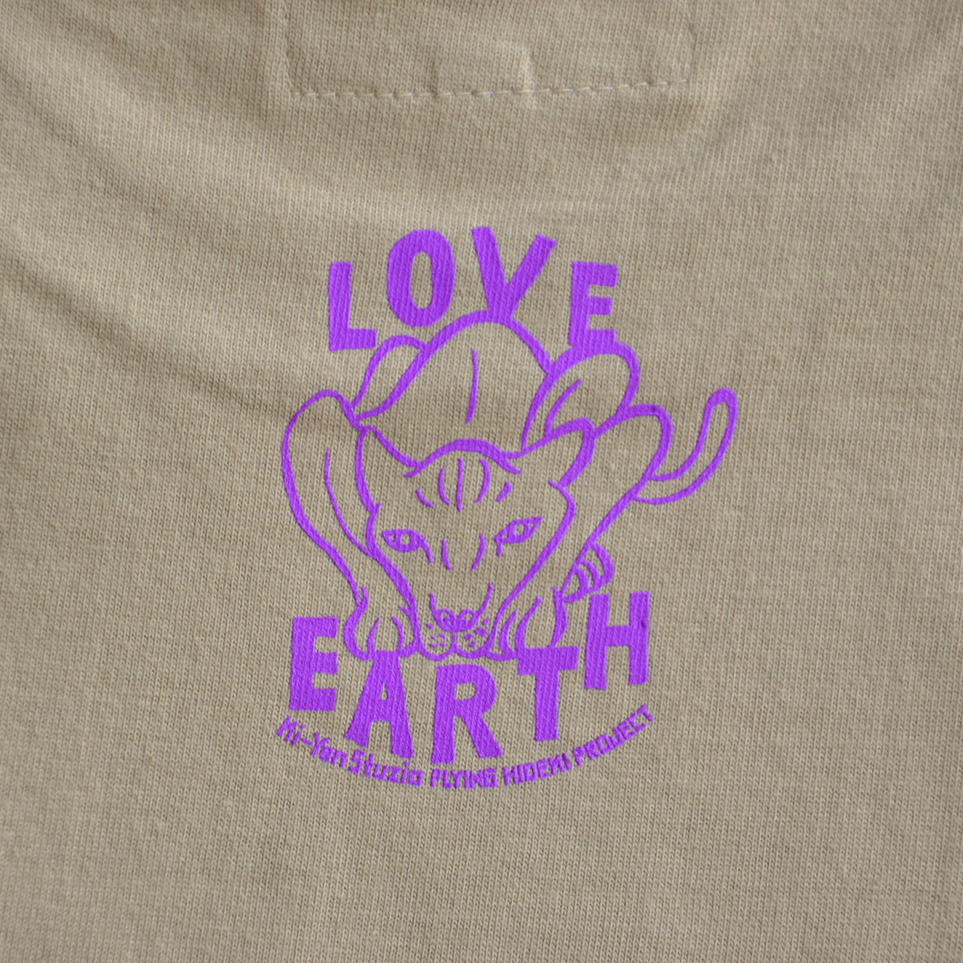 LOVE EARTH Tee